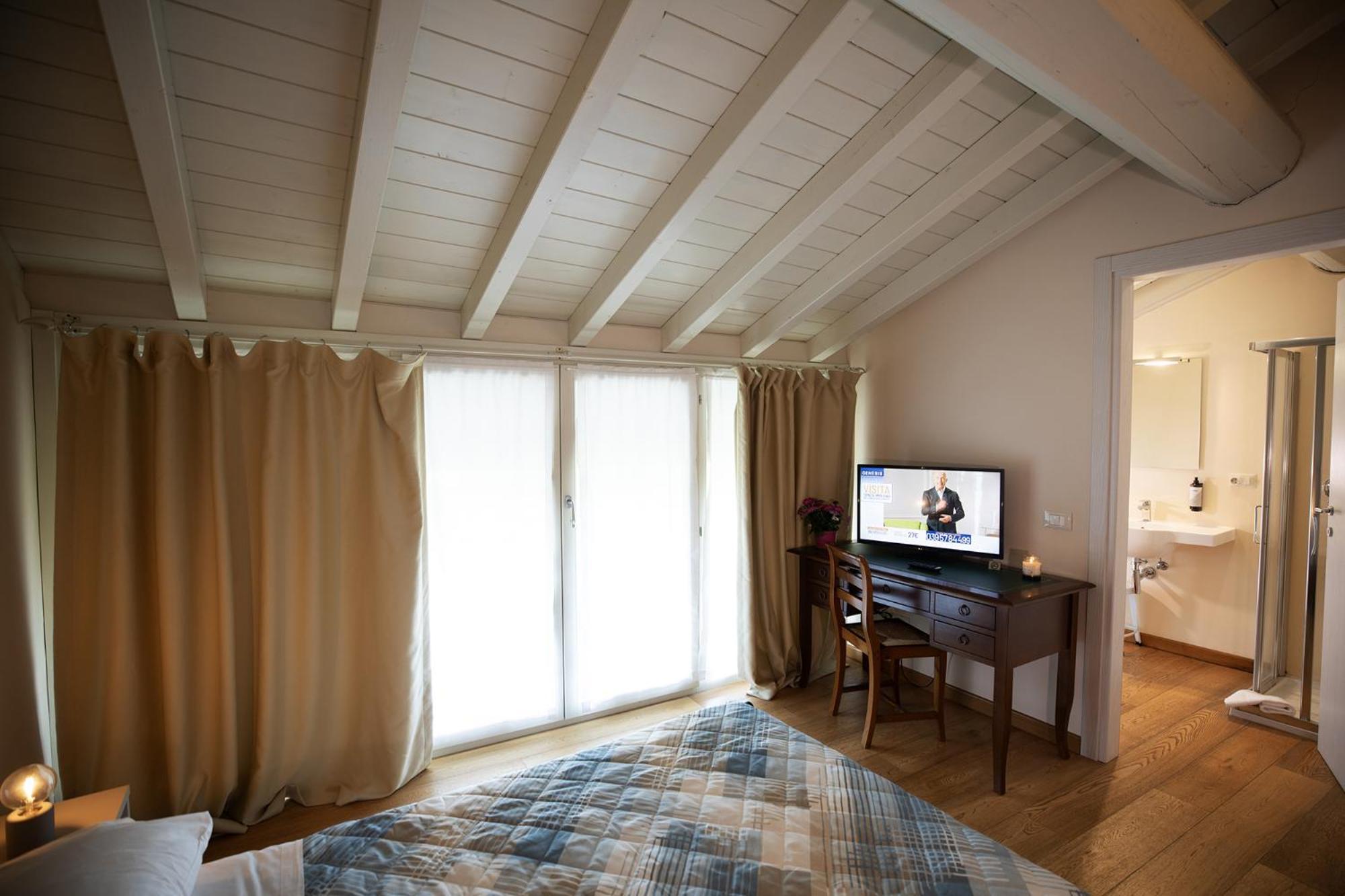 Bed and Breakfast Relais La Rocca Сольферино Экстерьер фото